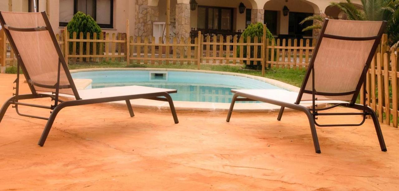 Hotel Fiesta Mega Only Adults Darnius Extérieur photo